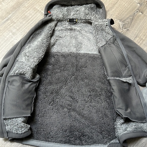 LIKE NEW Under Armour Sherpa lined Fleece jacket - Picture 6 of 9
